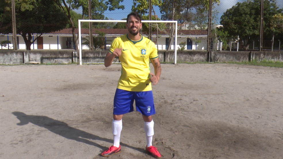 Diego reproduz a jogada do Paquetá