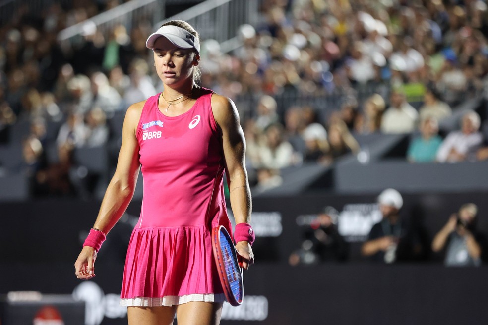 Bia Haddad leva susto no fim, mas supera Laura Pigossi e avança às quartas do SP Open