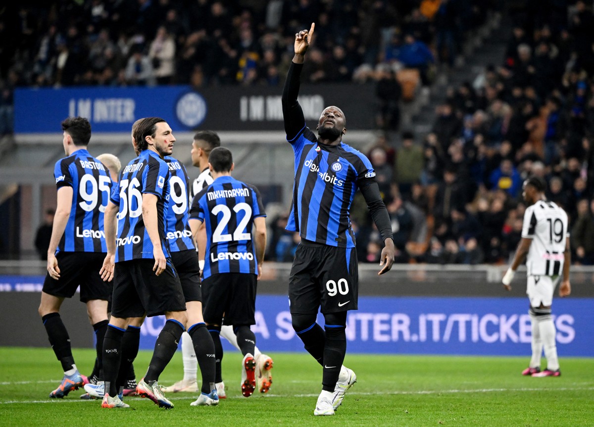 Inter controla, vence Lecce e volta à vice-liderança do Campeonato Italiano  