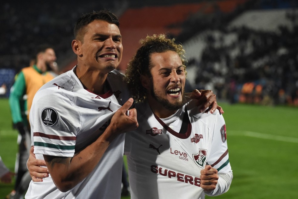 Rivadavia x Fluminense Thiago Silva e Guga comemoram — Foto: ANDRES LARROVERE / AFP