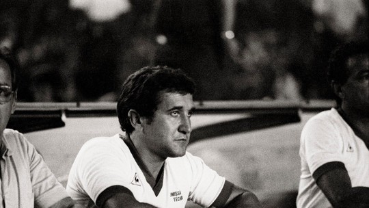Carlos Alberto Parreira vai colocar seus pés na Calçada da Fama do Maracanã