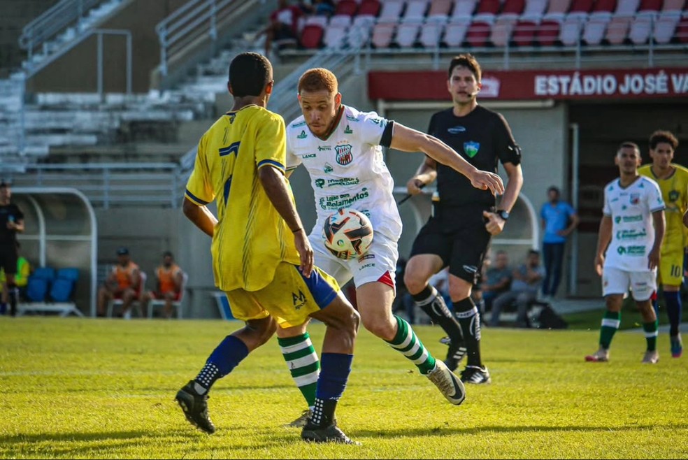 Ferrugem foi um dos destaques do Baraúnas em vitória sobre o Visão Celeste — Foto: Ricardo Oliveira/@rickoliveirafotos