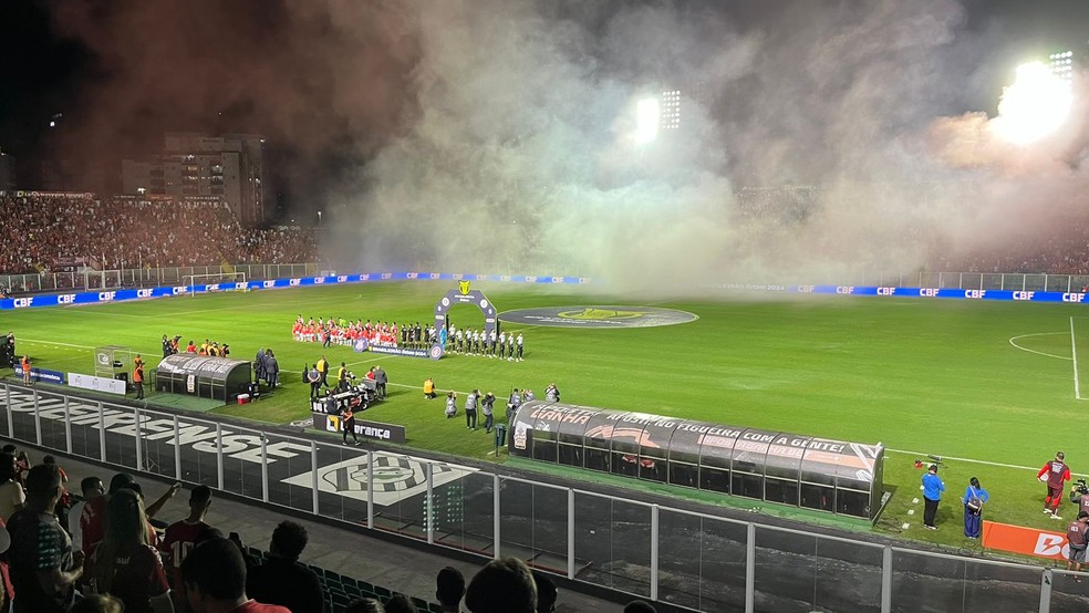 Inter e Corinthians antes de jogo no Orlando Scarpelli — Foto: Bruno Atanazio