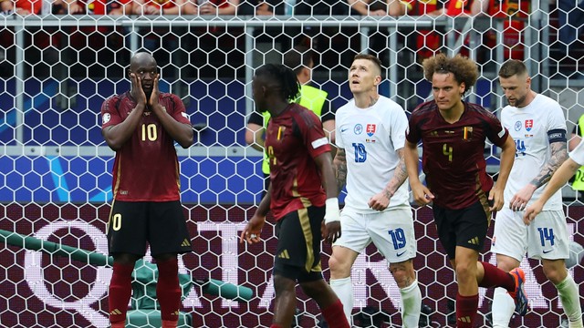 Lukaku lamenta em Eslováquia x Bélgica