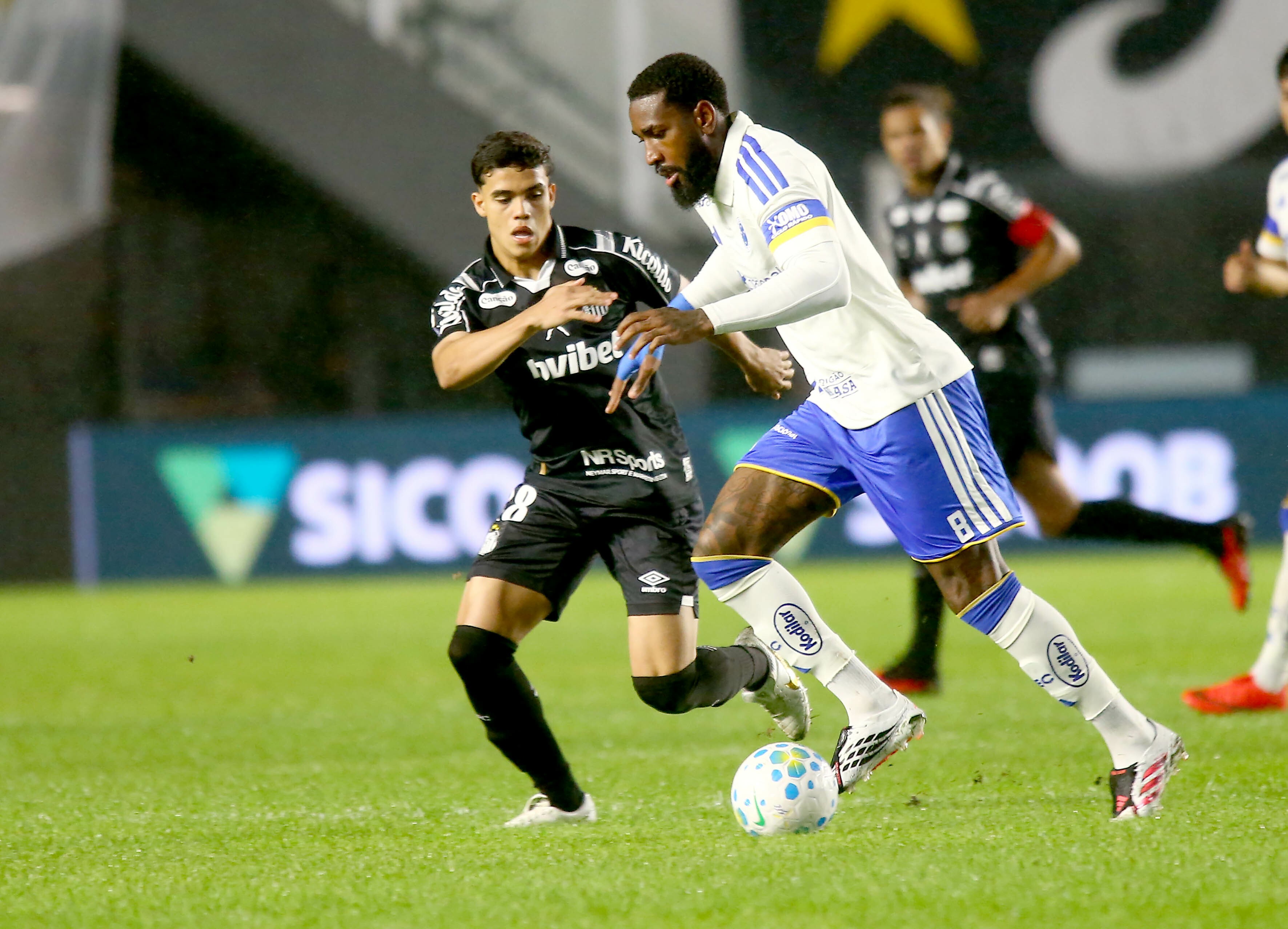 Cruzeiro Vira 'Avenida Aberta' e Escapa de Goleada Inédita do Santos