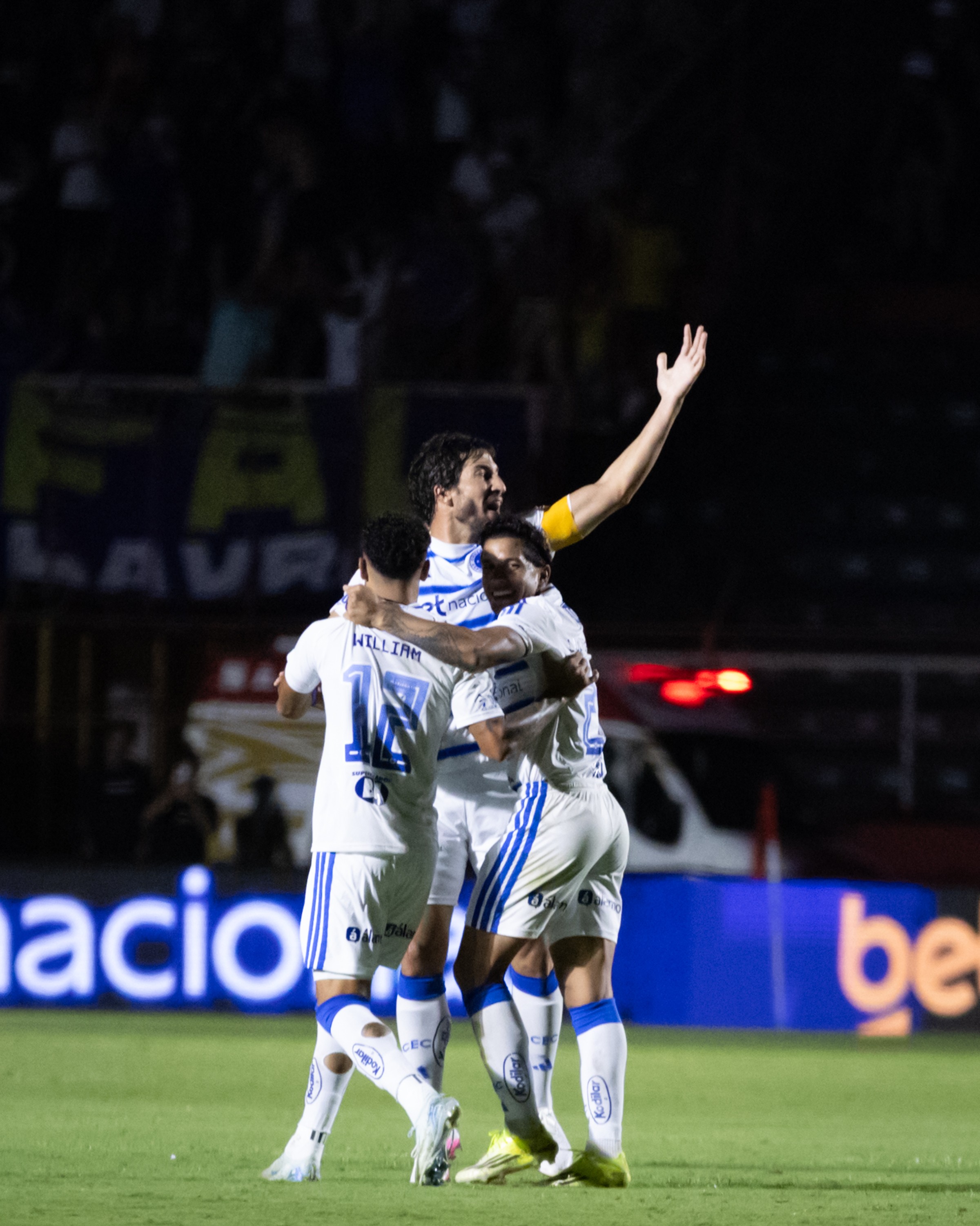 Cruzeiro se aproxima da classificação com desempenho sólido e busca reforços para sanar lacunas no elenco