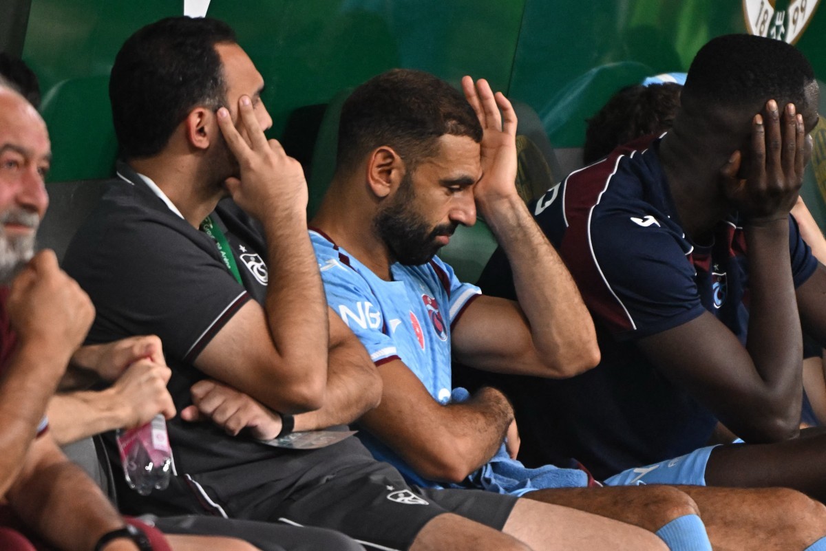Técnico de Salah na Turquia pede demissão, mas clube não aceita