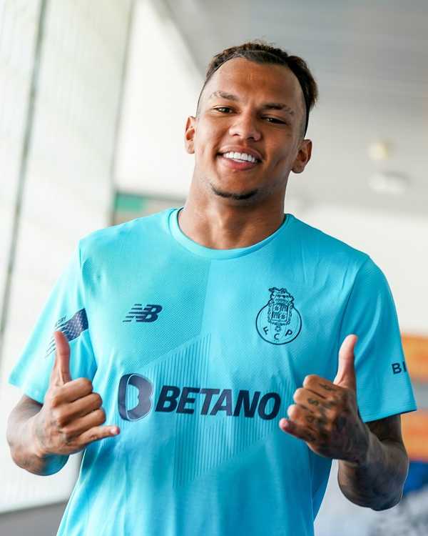 Reforço do Cruzeiro, Gabriel Veron ganhou sobrenome por causa de vizinho e algoz da Raposa