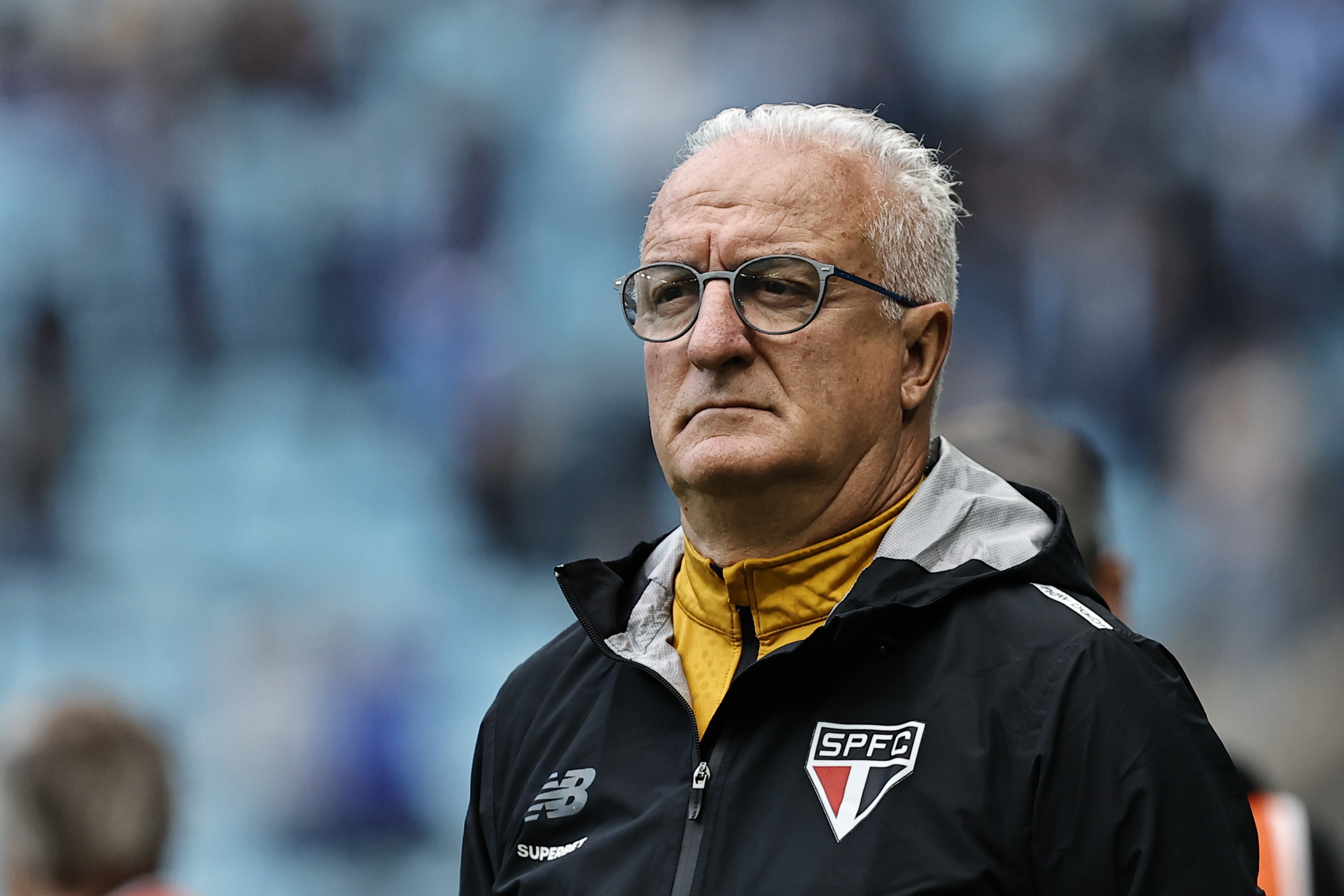 Dorival Júnior lamenta nova derrota de virada do São Paulo e admite: "Preocupa demais"