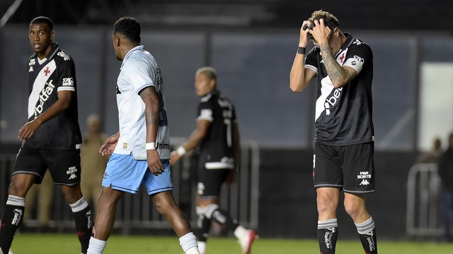 Vegetti lamenta lance em Vasco x Grêmio