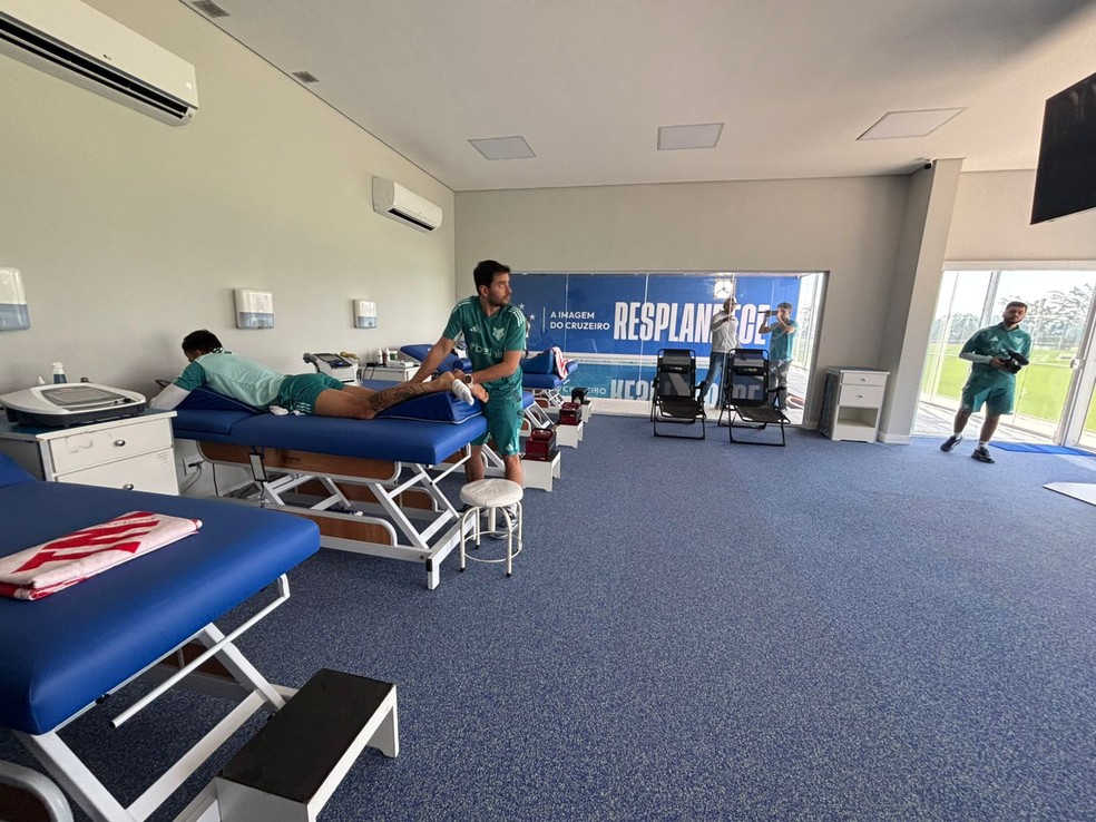 Cruzeiro apresenta novas estruturas e modernização da Toca da Raposa; sala de fisioterapia — Foto: Guilherme Macedo