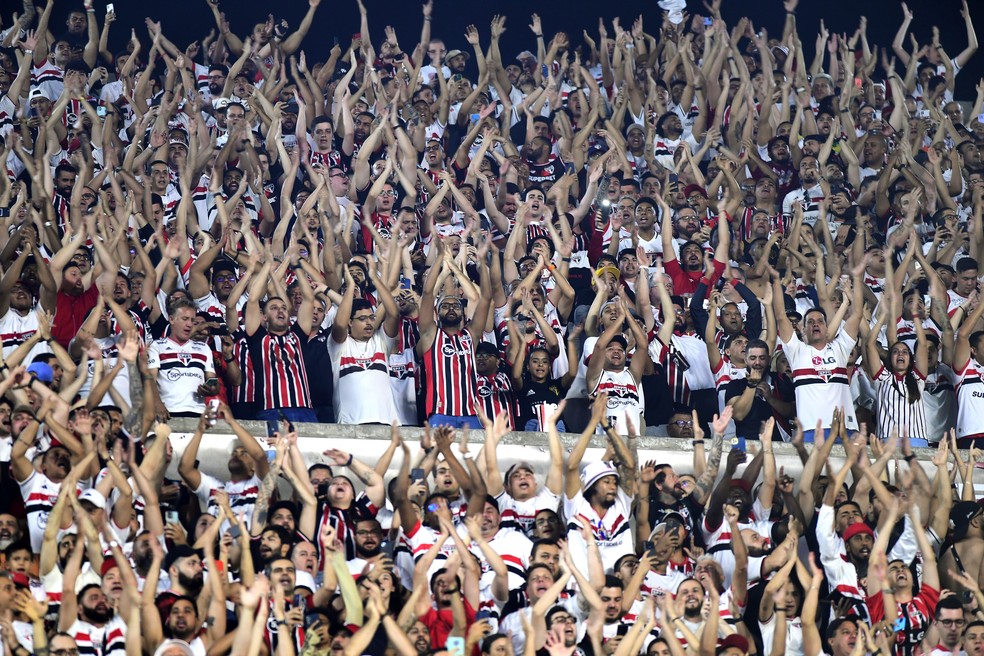 Torcida do São Paulo na partida contra o Nacional — Foto: Marcos Ribolli