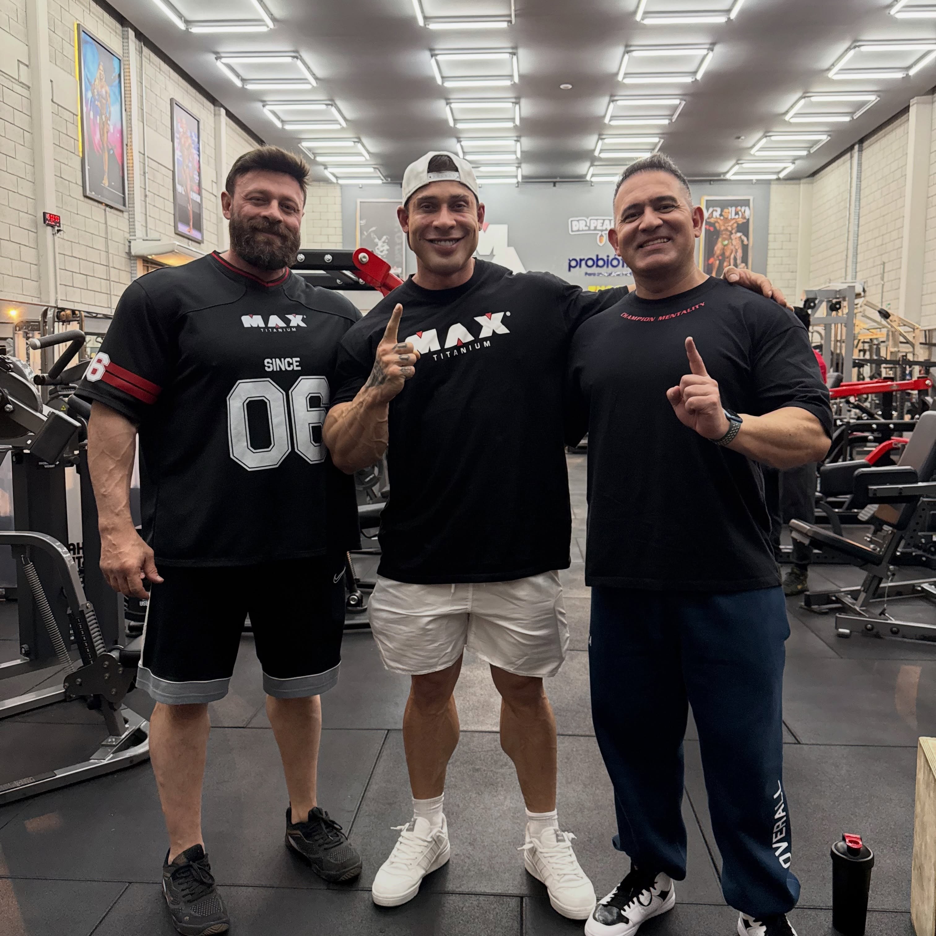 Treinadores de Ramon Dino lamentam perda de título e reconhecem falhas no Mr. Olympia