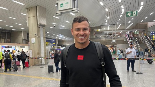 Hugo Moura chega ao Rio para assinar com Vasco e cita época de Flamengo: "O que passou, passou" - Foto: (Emanuelle Ribeiro/ge.globo)