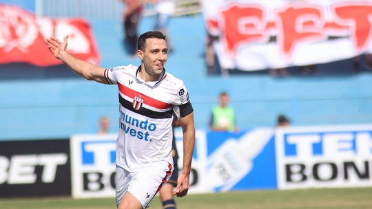 Após interpretar Gérson em série, ex-Vasco e Atlético-MG para de jogar e vira gerente de futebol