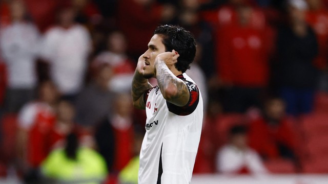 Pedro comemora gol do Flamengo contra o Inter