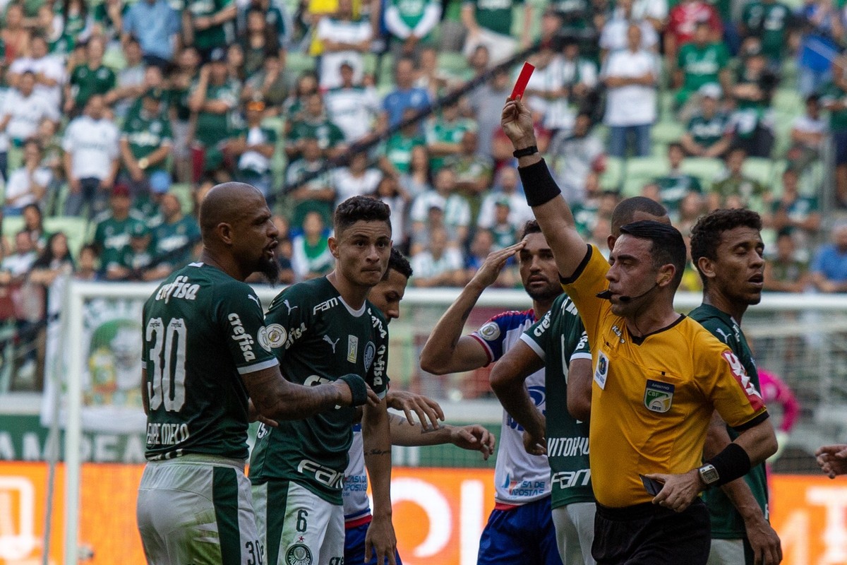 Felipe Melo recebe sexto cartão em oito jogos, e Palmeiras é o time mais  advertido do Brasileirão, palmeiras