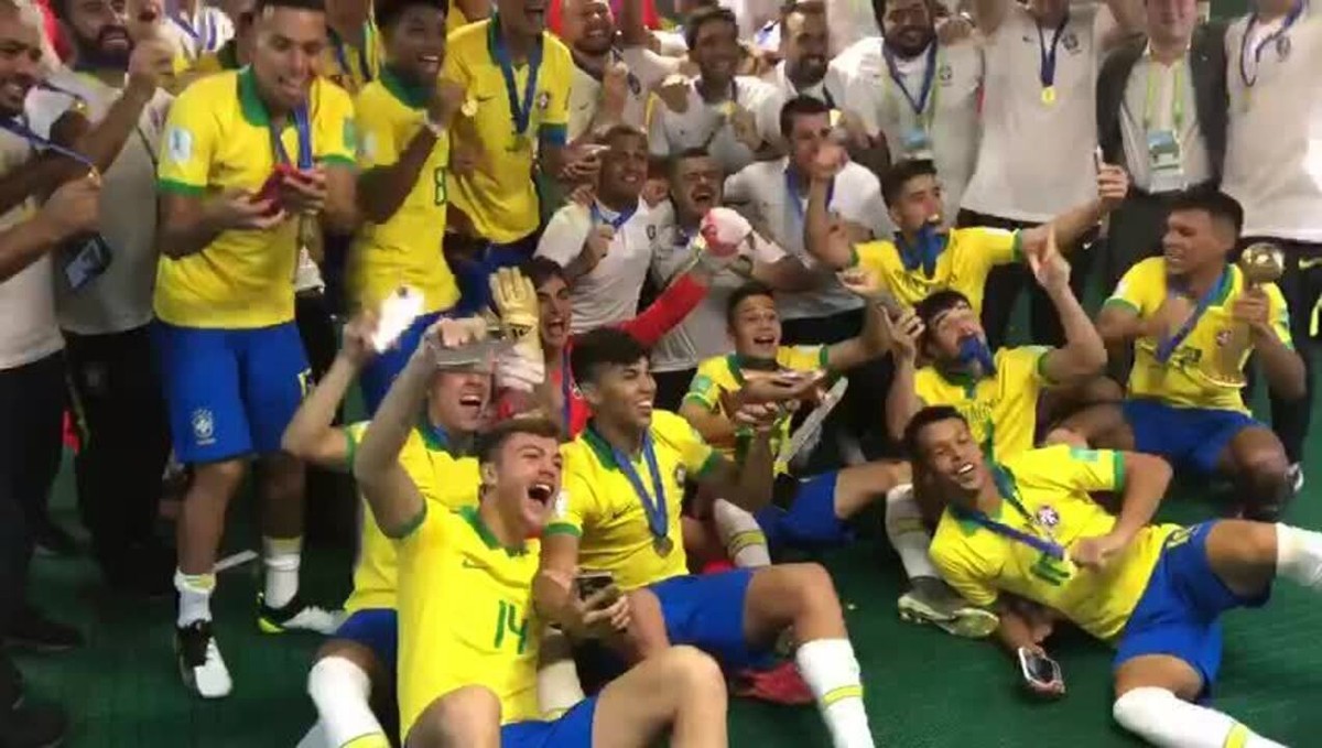 Brasil é Tetra Campeão sub 17 de Futebol. - Rádio Fraiburgo