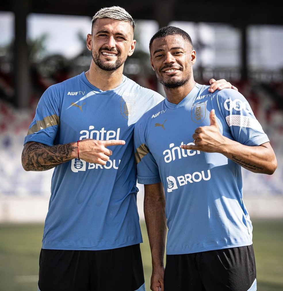 De La Cruz e Arrascaeta têm grande chance de jogarem juntos pelo Flamengo — Foto: Divulgação/Federação de Futebol do Uruguai