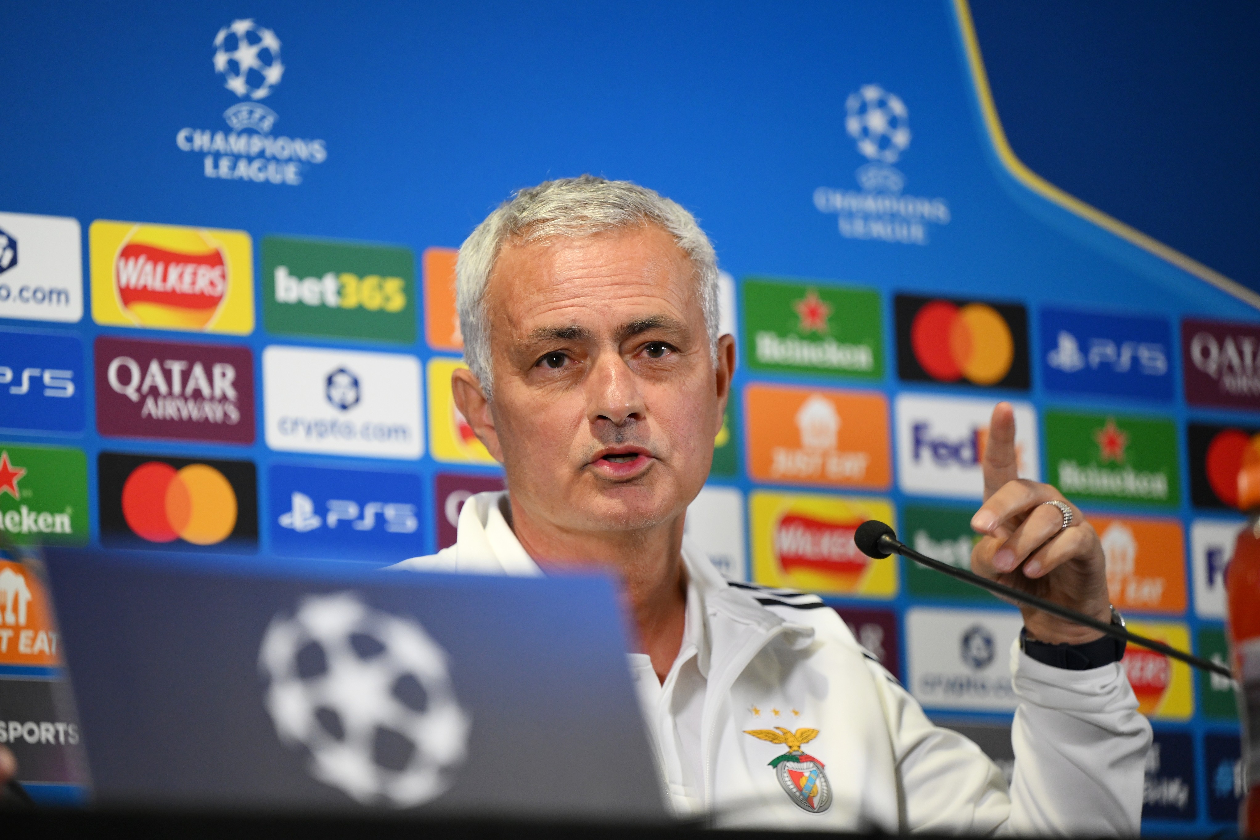 Mourinho se derrete antes de reencontro: 