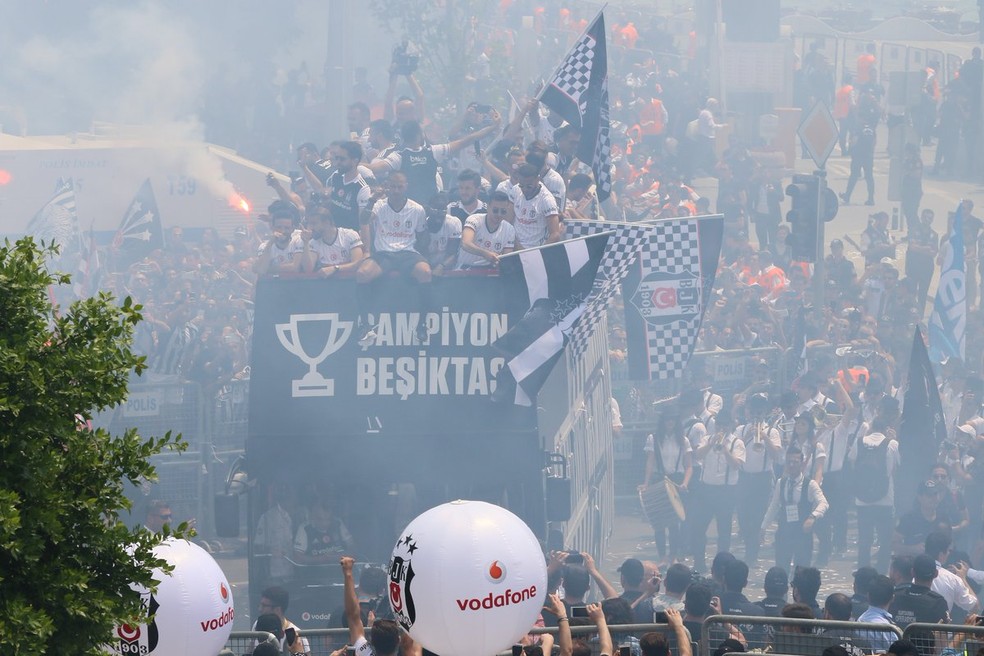 Em última rodada emocionante, Besiktas é campeão turco pela 16ª vez na  históriaJogada 10