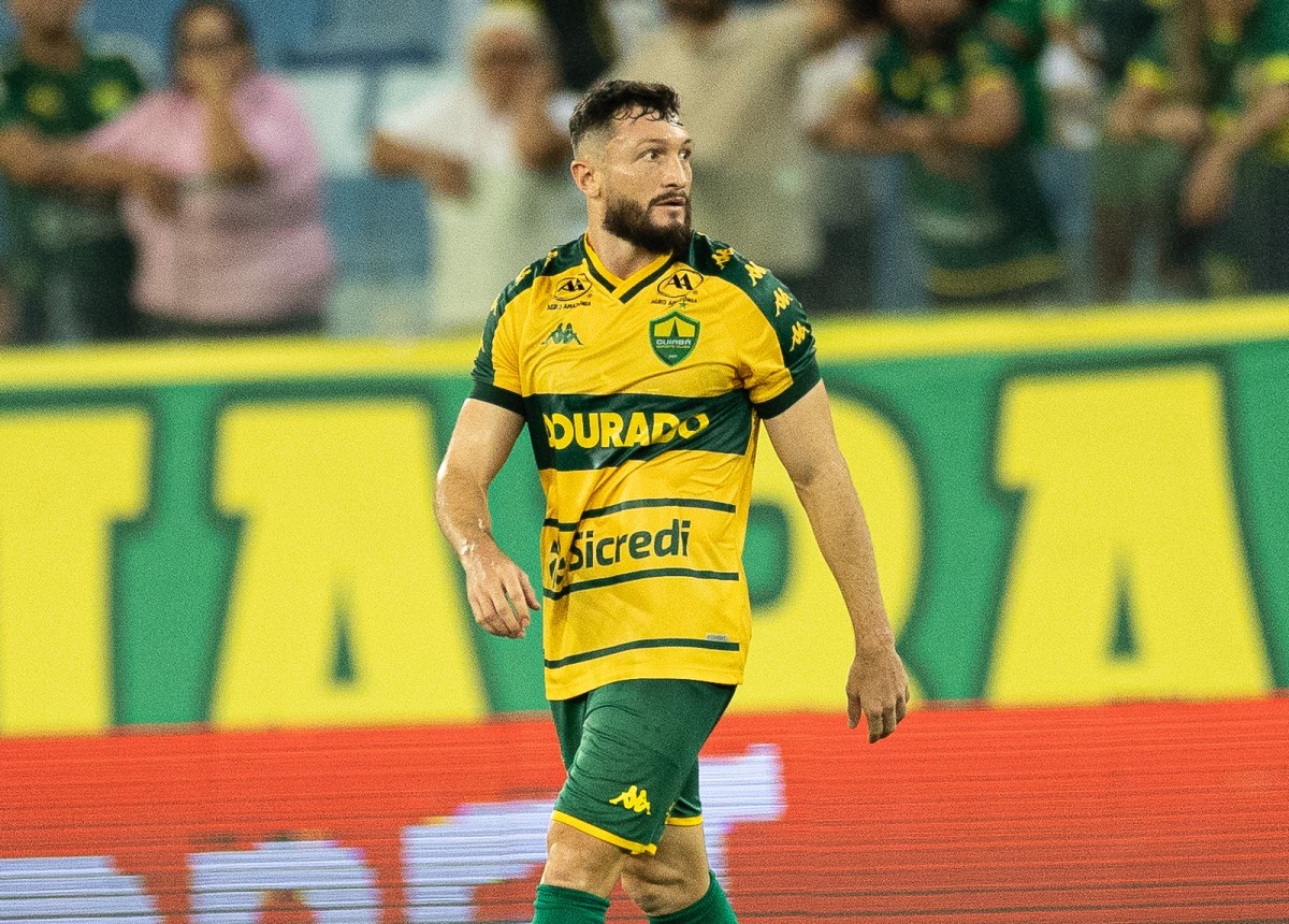 Sander se adapta à zaga e garante entrega total pelo acesso: “Vamos ...