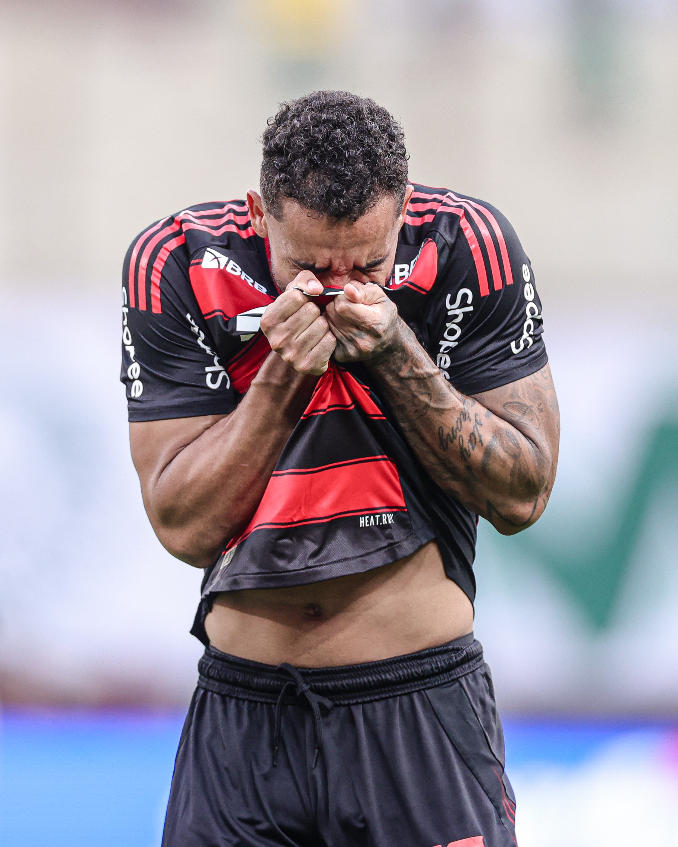 Desvio crucial: Danilo marca segundo gol e Flamengo evita empate no choque com o Palmeiras