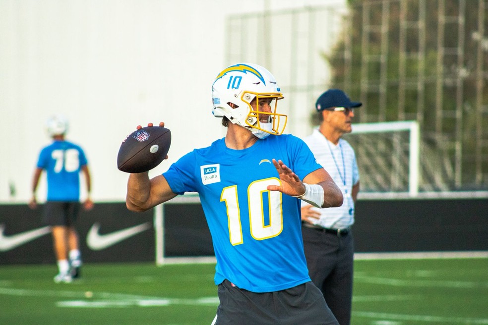 Técnico dos Chargers valoriza partida em São Paulo: "É uma honra ser selecionado este jogo"