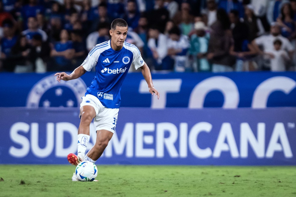 Murilo Rhikman tem sido utilizado por Leonardo Jardim no Cruzeiro — Foto: Gustavo Aleixo/Cruzeiro