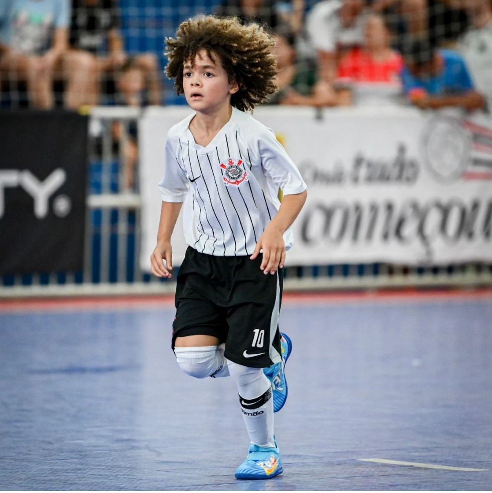Lucas Flora, de 10 anos, tem acerto para trocar Corinthians pelo Palmeiras — Foto: Reprodução / Instagram