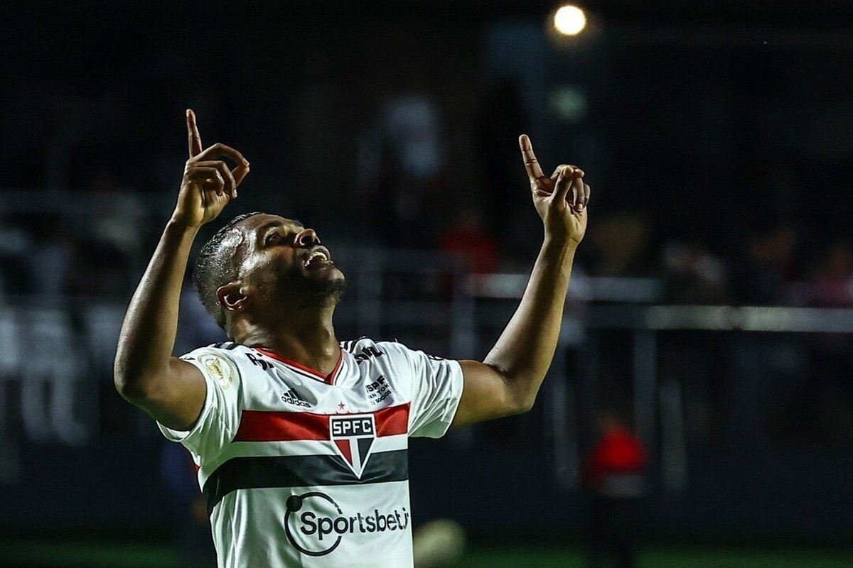 São Paulo autoriza empréstimo de Nikão ao Athletico até dezembro.