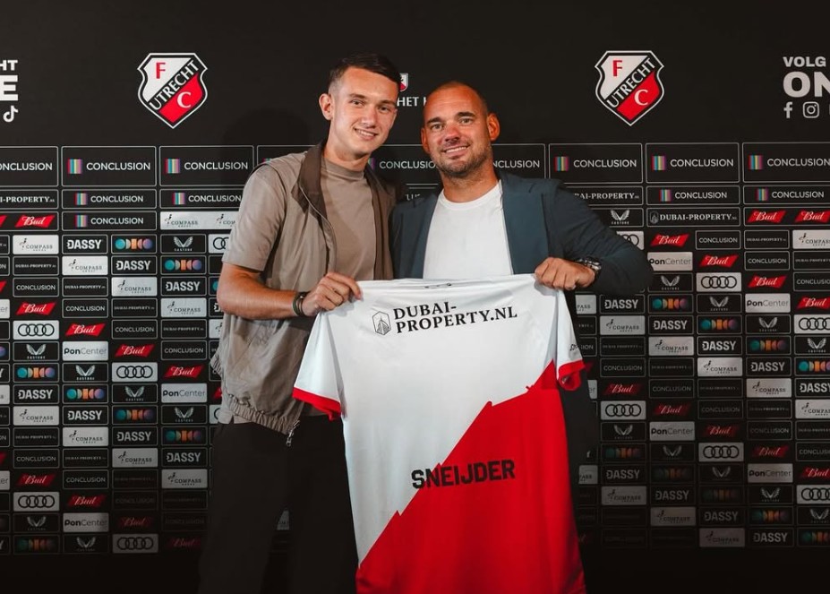 Filho de Sneijder assina primeiro contrato profissional na Holanda