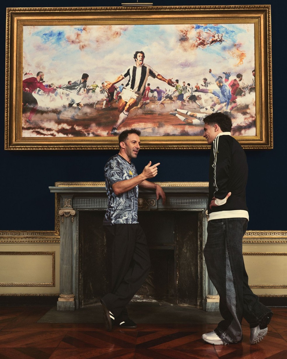 Del Piero virou camisa da Juventus — Foto: adidas