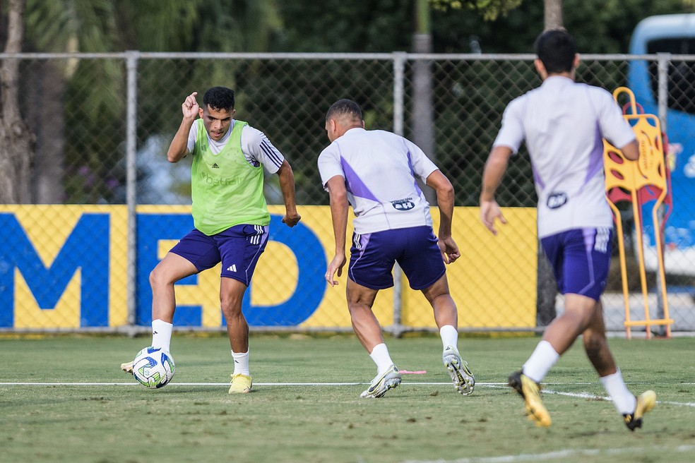 Bruno Rodrigues durante treinamento do Cruzeiro — Foto: Gustavo Aleixo/Cruzeiro