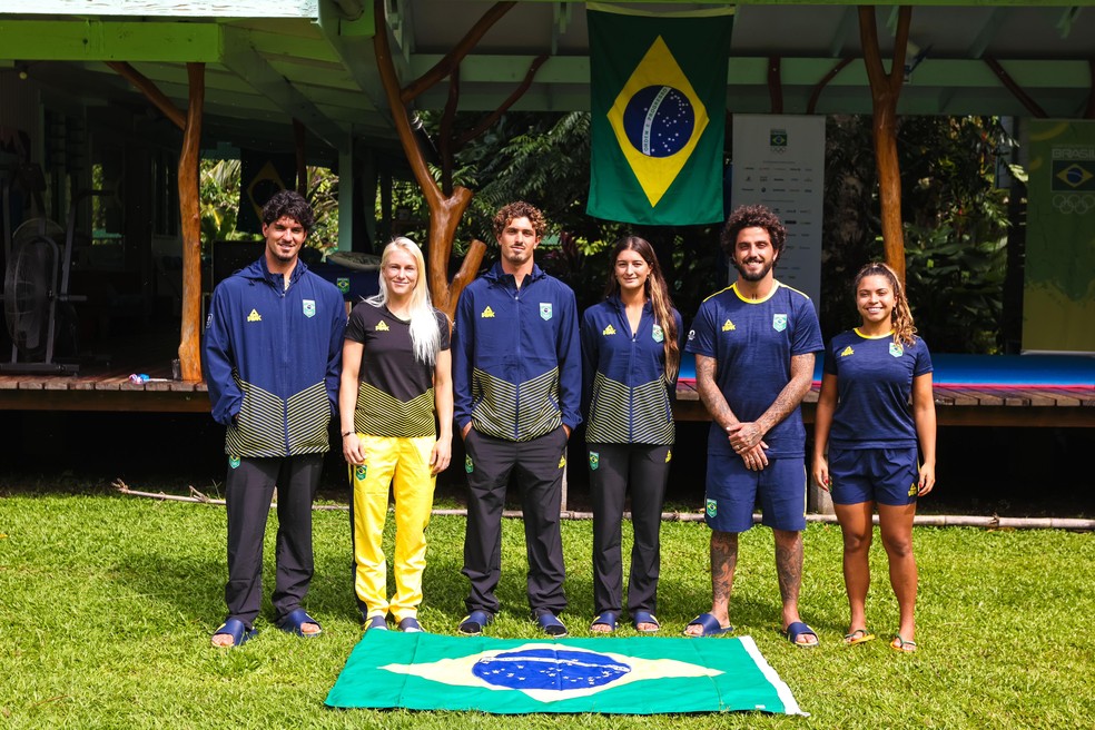 Medina e o time de surfistas do Brasil nos Jogos de Paris 2024