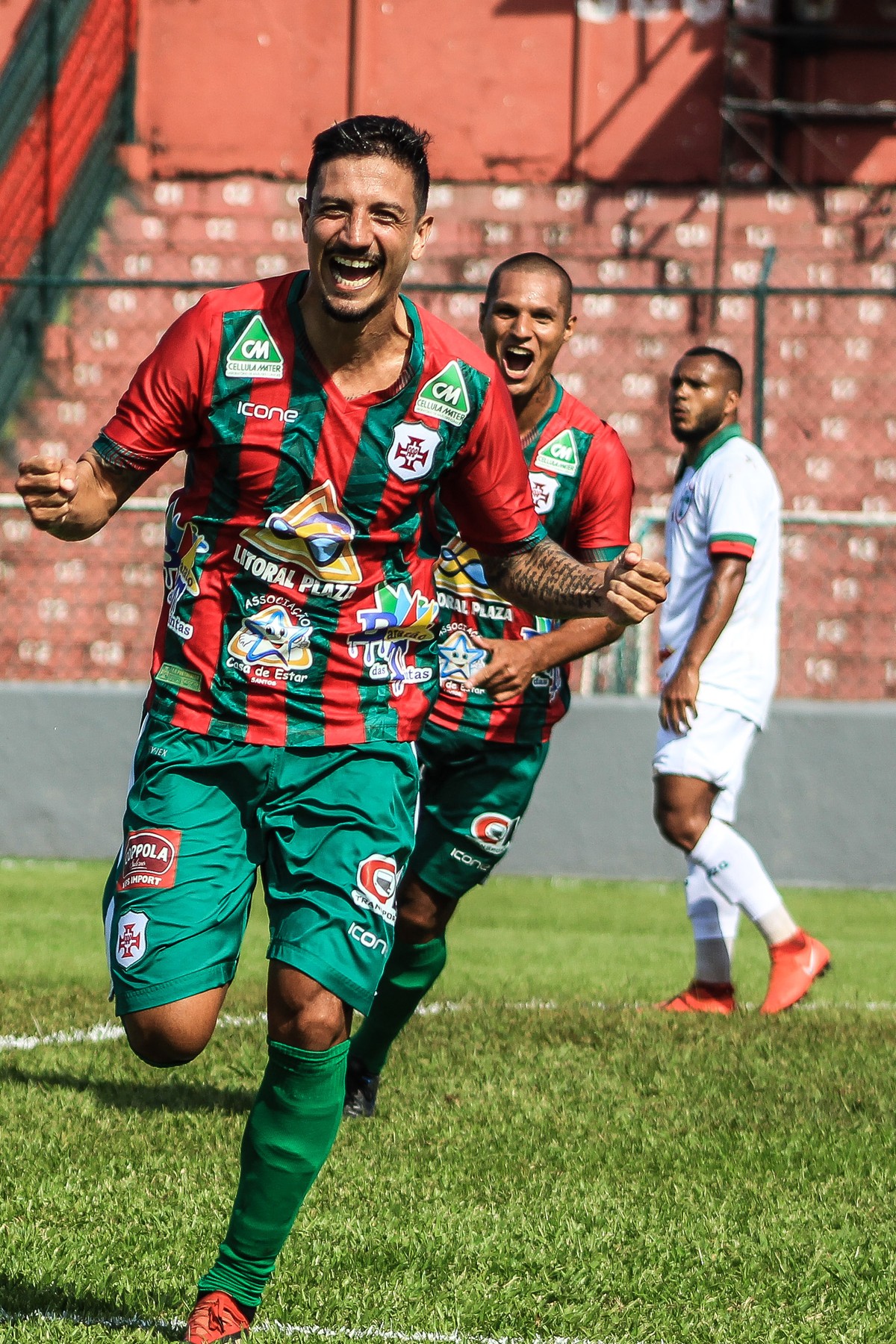 Léo Costa dedica gol na estreia ao elenco: “Graças aos meus ...