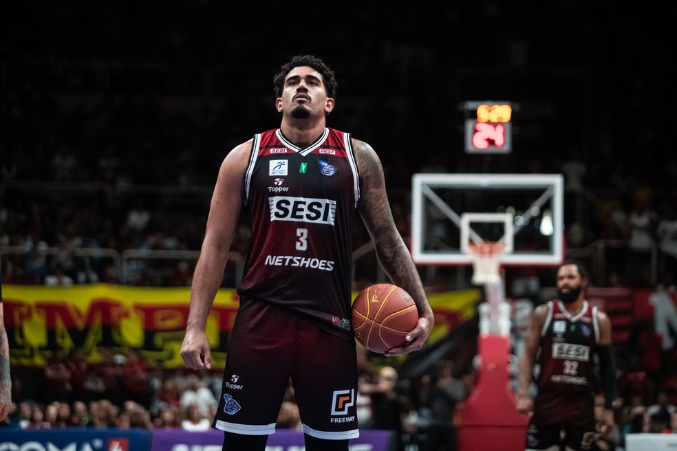 Márcio, ala-pivô do Franca Basquete, em ação no jogo 1 das finais no NBB contra o Flamengo — Foto: Marcos Limonti/Sesi Franca Basquete