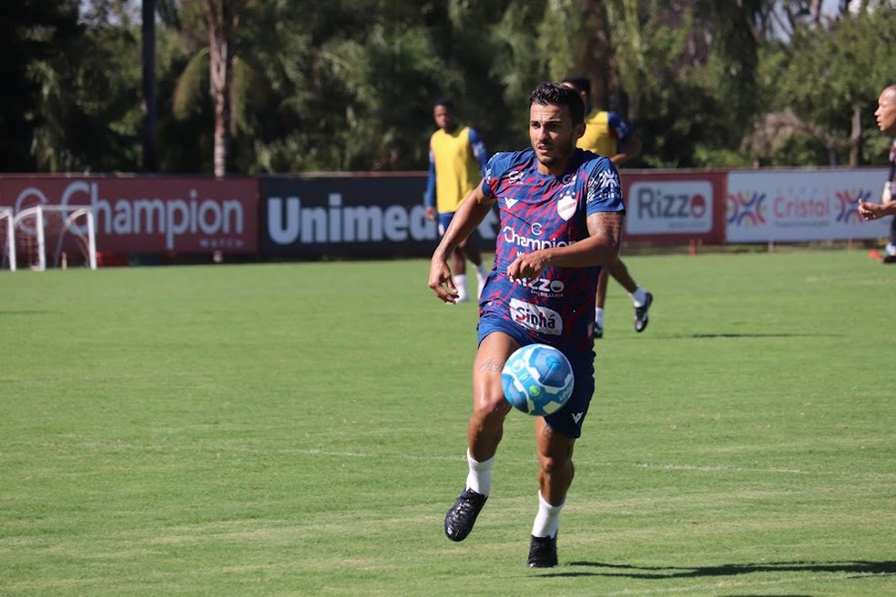 Com dois jogos fora de casa pela frente, Vila Nova deve rodar o