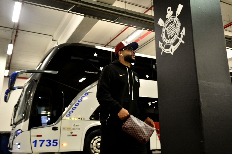 Euforia, título, treta e tatuagem nova: Memphis Depay completa um ano no Corinthians