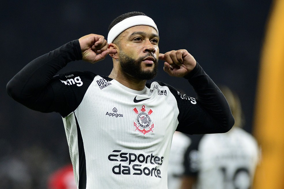 Vai para o sacrificio? Memphis Depay quer voltar para as semifinais da Copa do Brasil