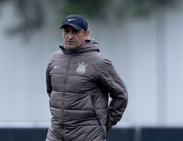 Escalacao do Corinthians: treino sem campo define time para próxima partida.