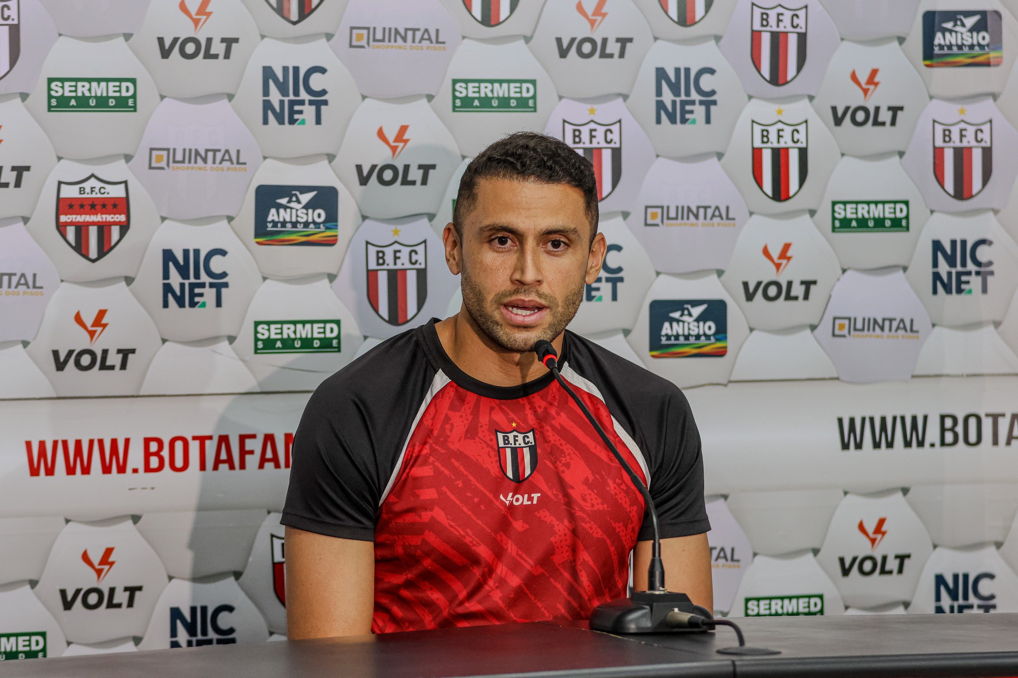 Victor Souza analisa 1º turno do Botafogo-SP na Série B: "Mesmo sem ganhar, teve confiança"