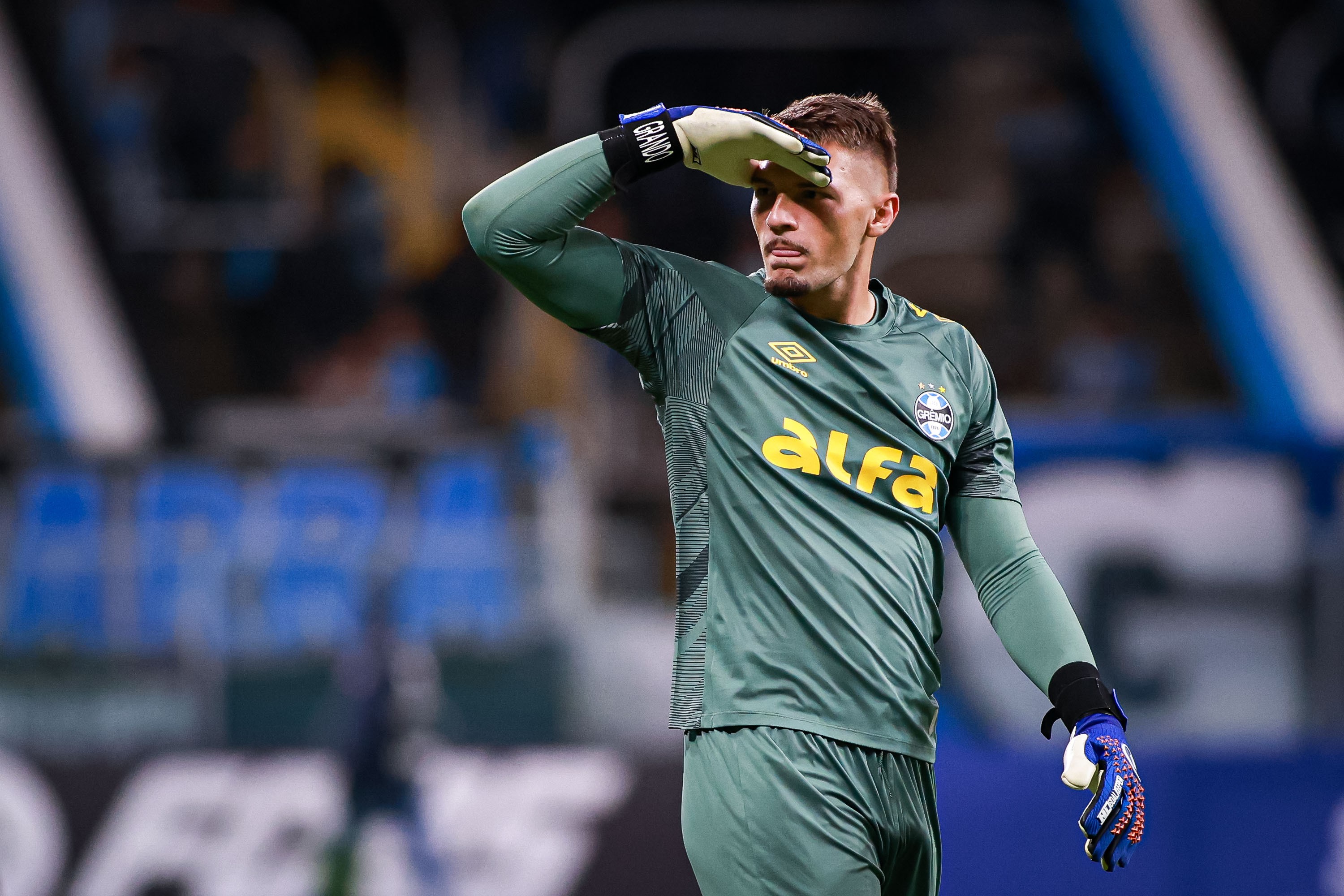 Comentário de Gabriel Grando sobre Negociação entre Palmeiras e Grêmio: Duelo de Propostas