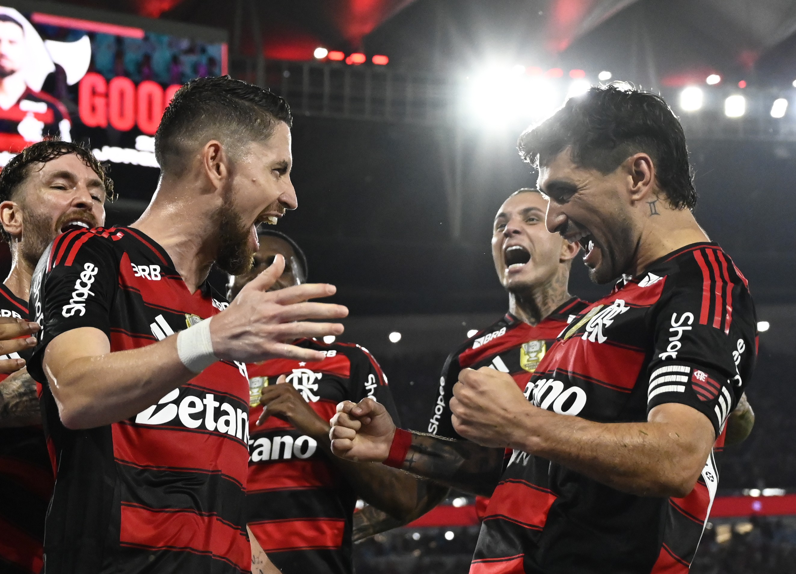 Flamengo dispara para 93% de chances no Brasileirão; Palmeiras luta com apenas 6,45% de esperança