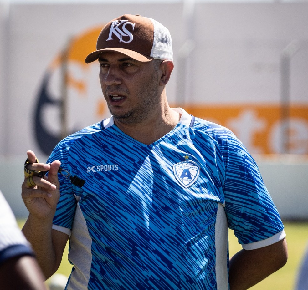 Ederson Araújo, técnico do Atlético-PB — Foto: Gabriela Sávio / Atlético-PB