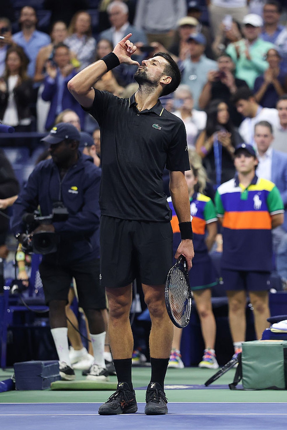 Com dança para a filha, Djokovic supera Fritz e reencontra Alcaraz na semifinal do US Open; veja vídeo