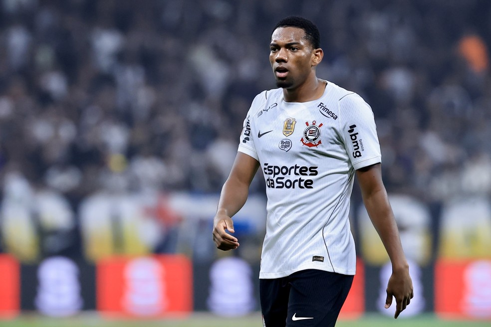 Entenda os motivos da possível venda de André para o futebol europeu