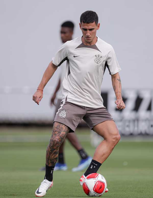 Rojas entra com processo contra o Corinthians na Fifa por R$40 milhões.