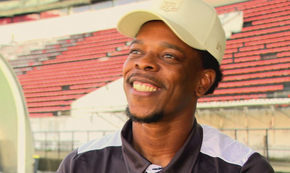 De ajudante de pedreiro a herói no Santa Cruz: conheça a história de vida Wagner Balotelli