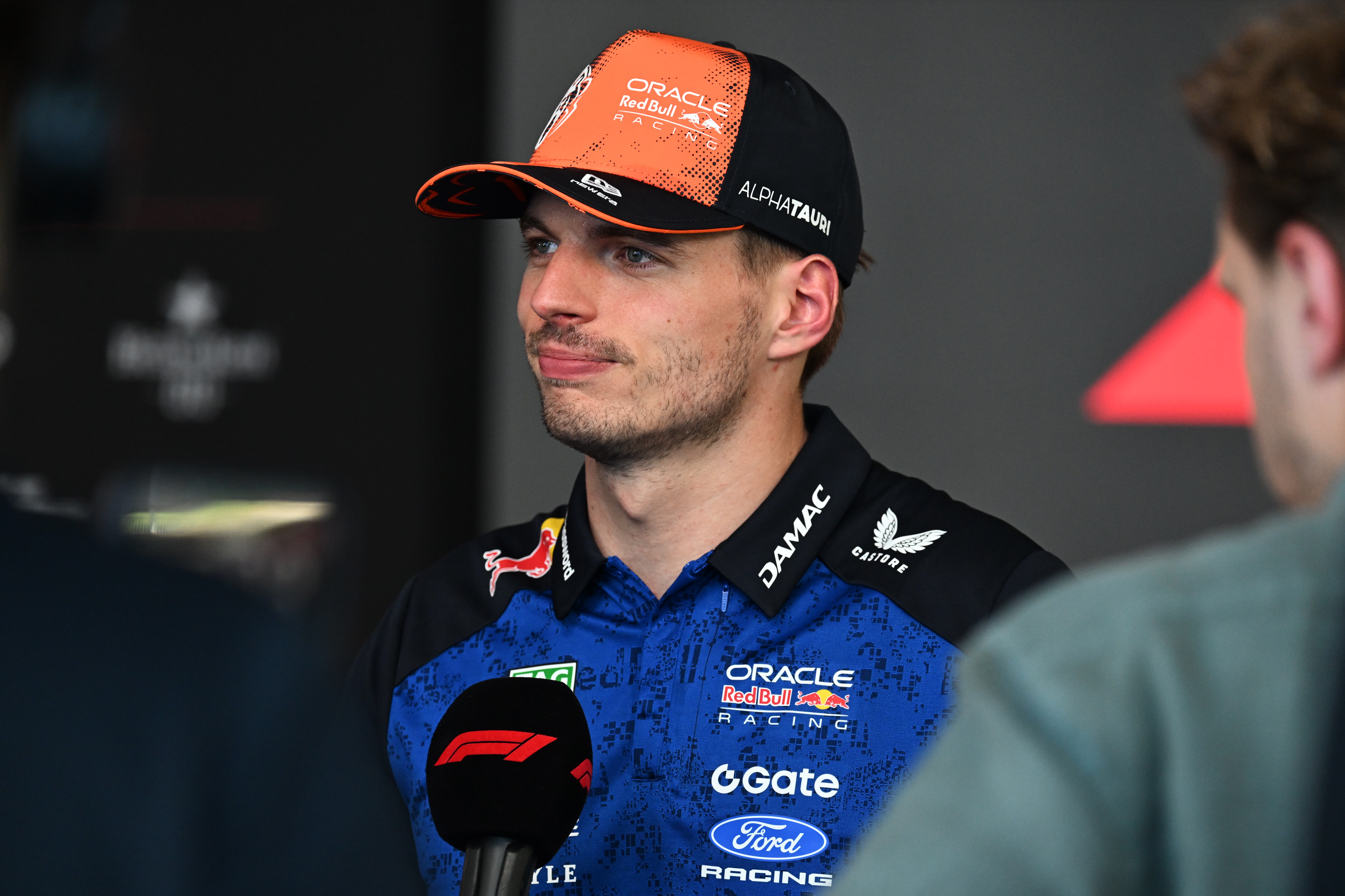Verstappen brinca: "No fim do ano vou ao Tibete, relaxar como Buda"